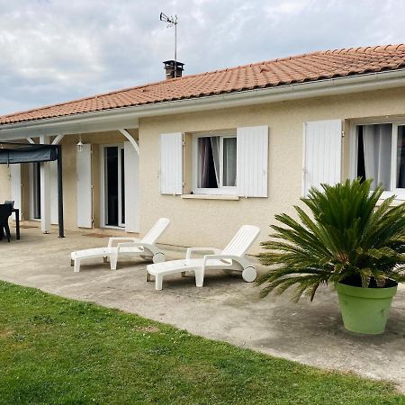 Maison Familiale Avec Jardin De 1500M2 Saint-Genes-de-Fronsac Luaran gambar