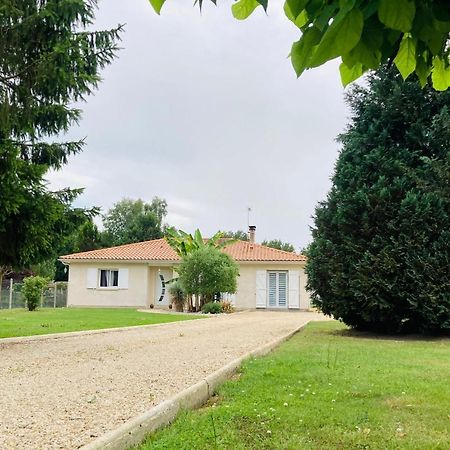 Maison Familiale Avec Jardin De 1500M2 Saint-Genes-de-Fronsac Luaran gambar